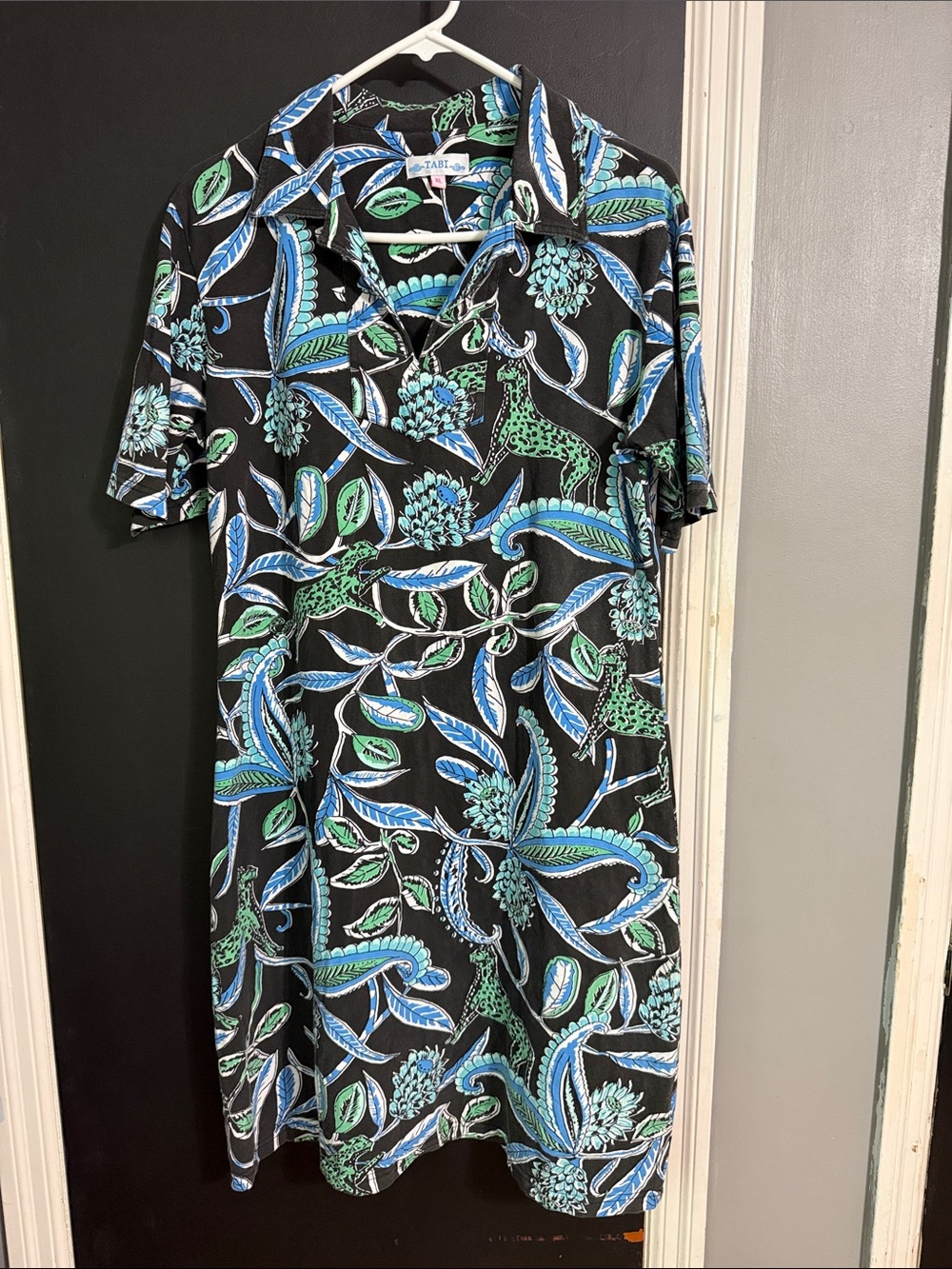 Tabi Jungle Print Stretch Shift Dress Size: XL